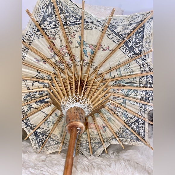 3/75$ Authentic Vintage handmade Small Asian Art paper wood shaft umbrella - Picture 5 of 12